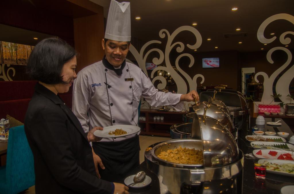 Royal Suite Condotel Medan Luaran gambar