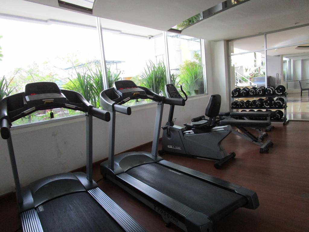 Royal Suite Condotel Medan Luaran gambar