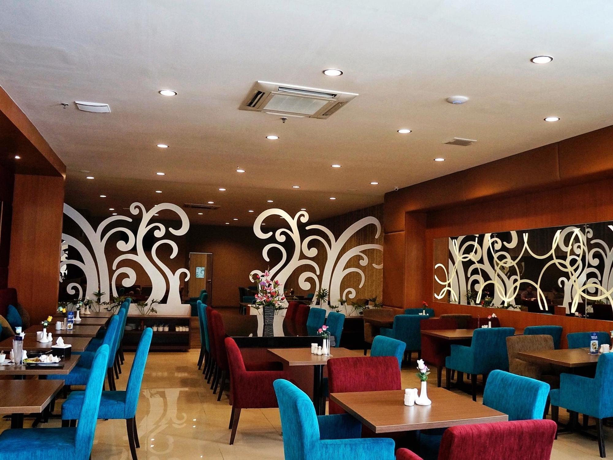 Royal Suite Condotel Medan Luaran gambar