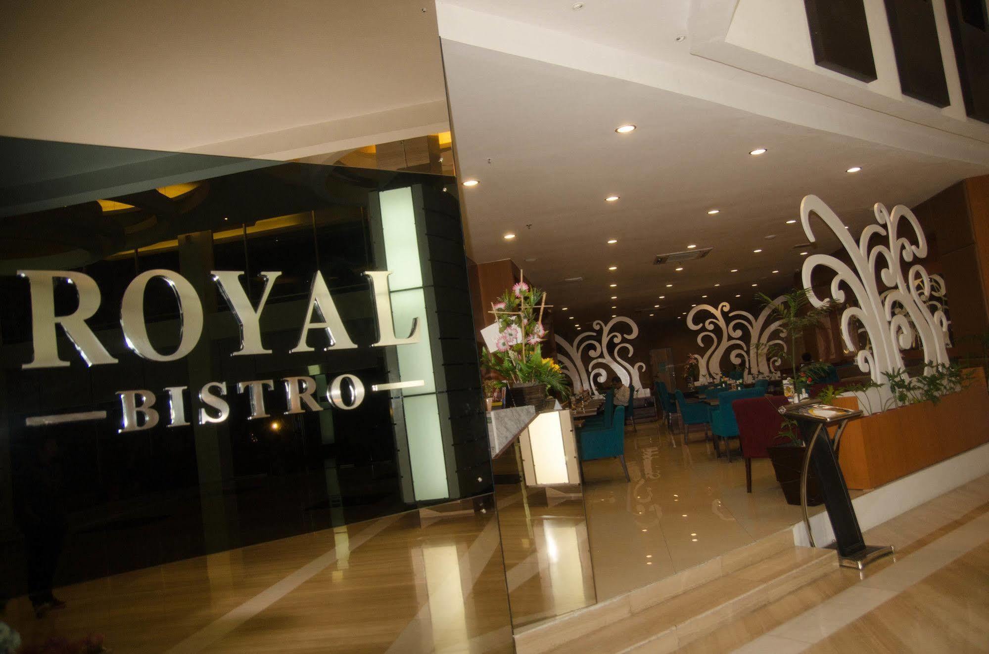 Royal Suite Condotel Medan Luaran gambar