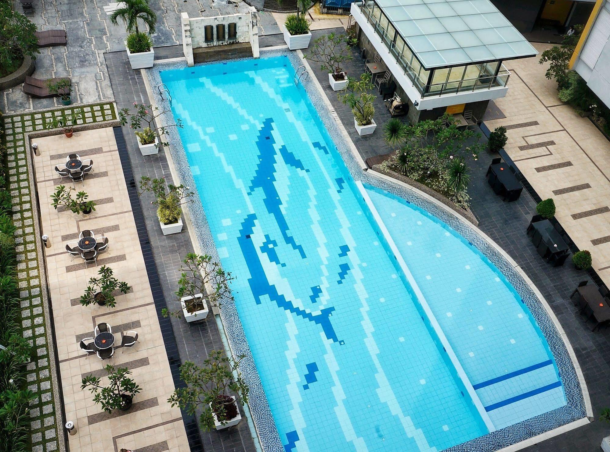 Royal Suite Condotel Medan Luaran gambar