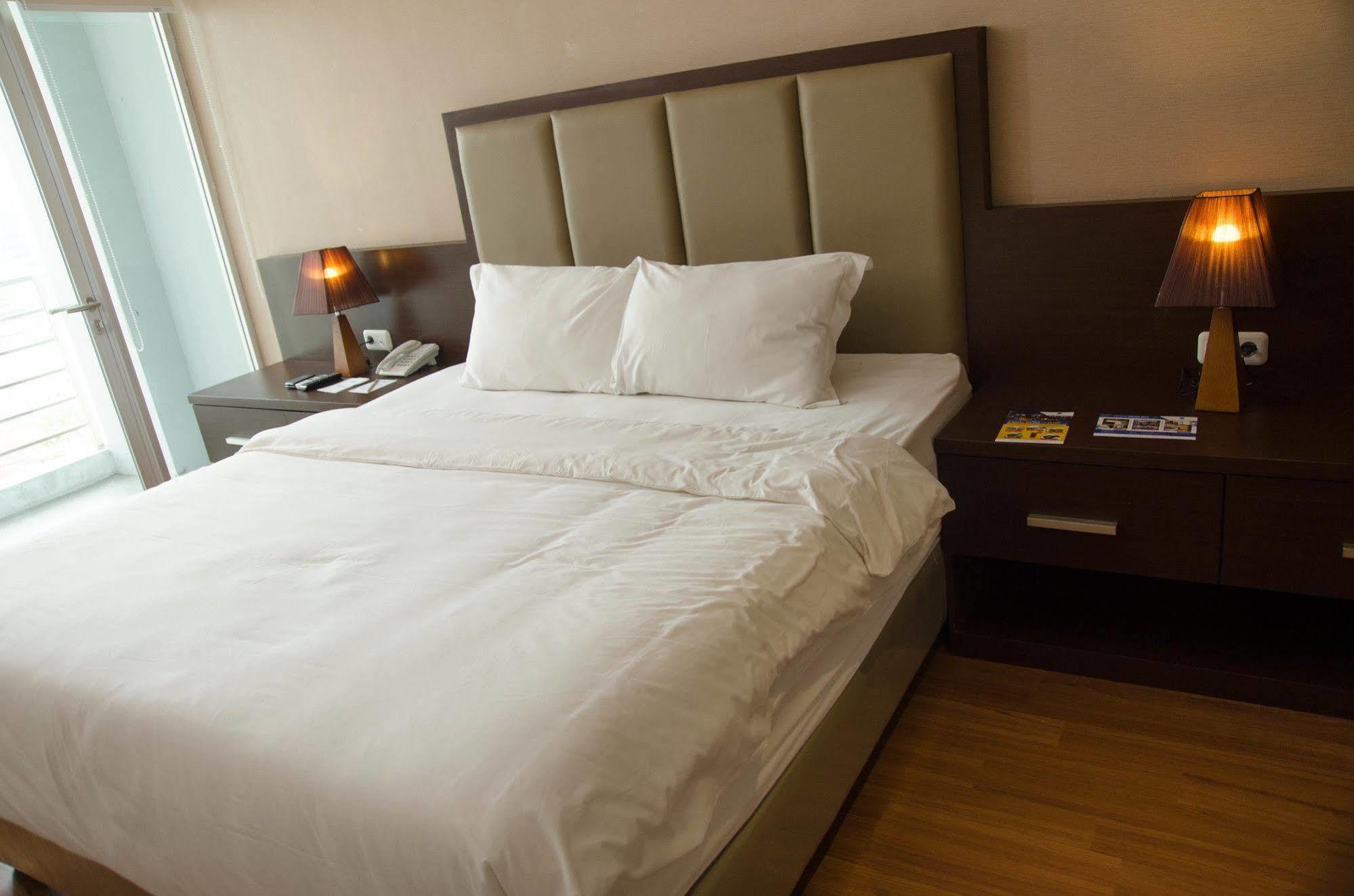 Royal Suite Condotel Medan Luaran gambar
