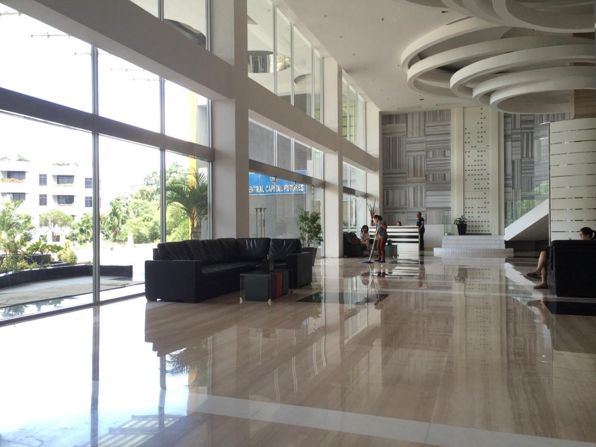 Royal Suite Condotel Medan Luaran gambar